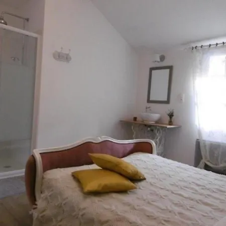 בית נופש House Le Clos De Sarrali *