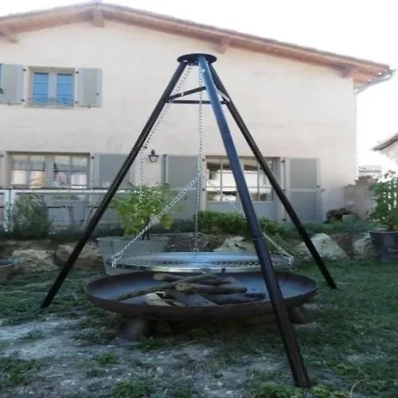 House Le Clos De Sarrali בית נופש